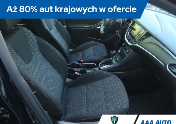 Opel Astra cena 55000 przebieg: 56644, rok produkcji 2017 z Wronki małe 326